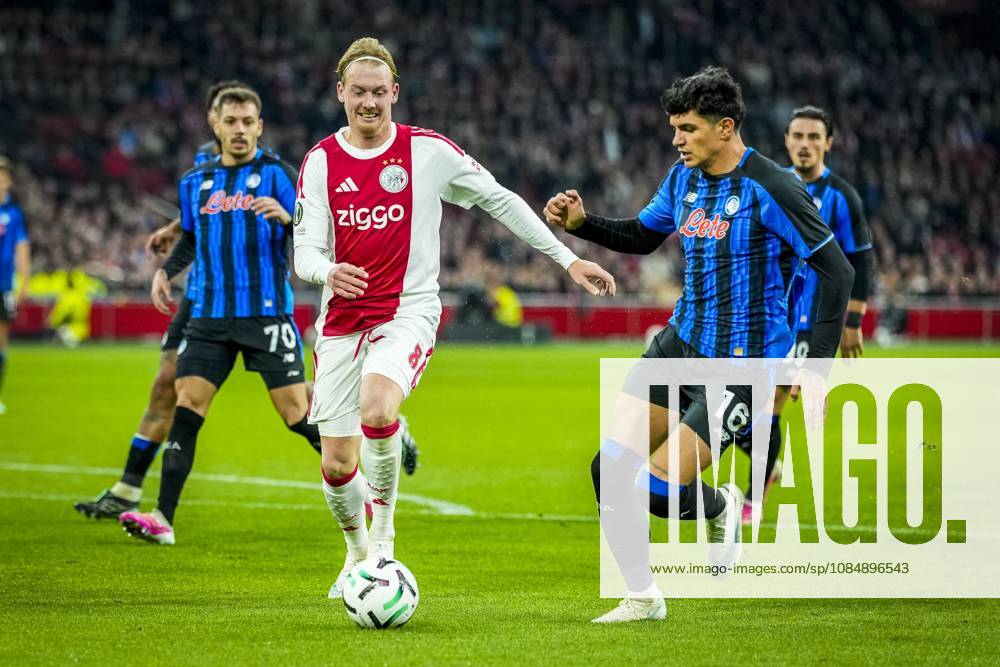 , JohanCruijff ArenA , season 2026 2027 , UEFA Conference League , League phase - Matchday 3 football , match between Ajax and Atalanta , Picture shows Ajax player Julian Brandt and Atalanta player Raoul Bellanova Ajax - Atalanta x208963771x