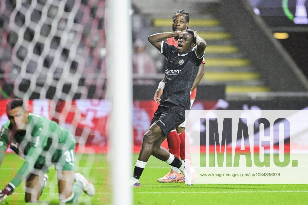 SC Braga v KAA Gent - UEFA Conference League BRAGA, PORTUGAL - OCTOBER 22 : Goore Hyllarion Bi forward of KAA Gent missing an opportunity during the UEFA Conference League 2026 27 League Phase matchday 2 match between SC Braga and KAA Gent on October 22, 2026 in Braga, Portugal, 22 10 2026 Braga Portugal