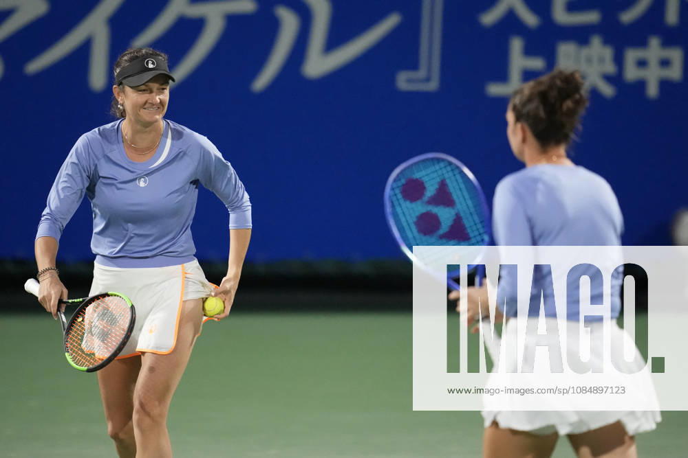 WTA, Tennis Damen Kinoshita Group Japan Open - Day 4 Jesika Maleckova of the Czech Republic plays with partner Miriam Skoch of the Czech Republic during their semi-final doubles match against Hao-Ching Chan of Chinese Taipei and Miyu Kato of Japan at the 2026 Kinoshita Group Japan Open Women s tennis tournament at Utsubo Tennis Center in Osaka, Japan, on October 22, 2026. Osaka Japan