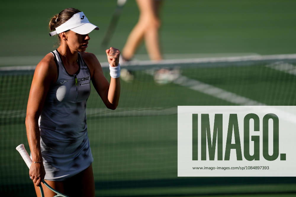 WTA, Tennis Damen Kinoshita Group Japan Open - Day 4 Magda Linette of Poland competes in her round of 16 singles match against Katerina Siniakova of the Czech Republic at the 2026 Kinoshita Group Japan Open Women s tennis tournament at Utsubo Tennis Center in Osaka, Japan, on October 22, 2026. Osaka Japan