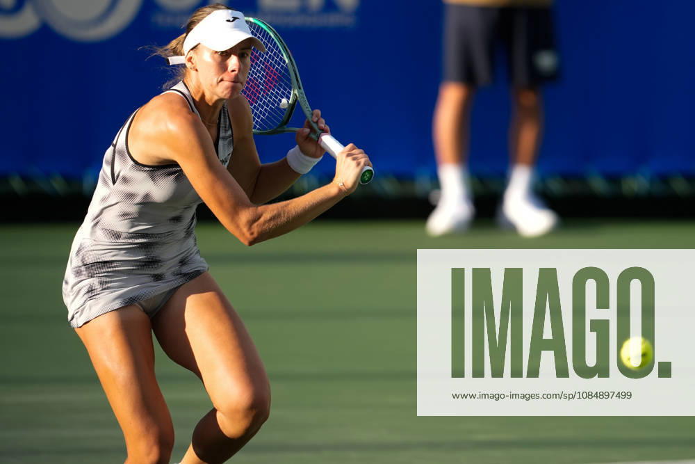 WTA, Tennis Damen Kinoshita Group Japan Open - Day 4 Magda Linette of Poland competes in her round of 16 singles match against Katerina Siniakova of the Czech Republic at the 2026 Kinoshita Group Japan Open Women s tennis tournament at Utsubo Tennis Center in Osaka, Japan, on October 22, 2026. Osaka Japan