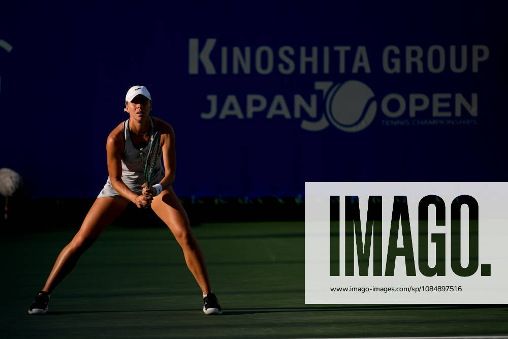 WTA, Tennis Damen Kinoshita Group Japan Open - Day 4 Magda Linette of Poland competes in her round of 16 singles match against Katerina Siniakova of the Czech Republic at the 2026 Kinoshita Group Japan Open Women s tennis tournament at Utsubo Tennis Center in Osaka, Japan, on October 22, 2026. Osaka Japan