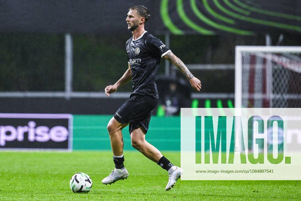 Siebe Van der Heyden of KAA Gent pictured in action during a soccer game between Portuguese SC Braga and Belgian soccer team KAA Gent, Thursday 22 October 2026 in Braga, Portugal, the second match in the UEFA Conference League league phase. TOM GOYVAERTS TomxGoyvaerts x190698652x