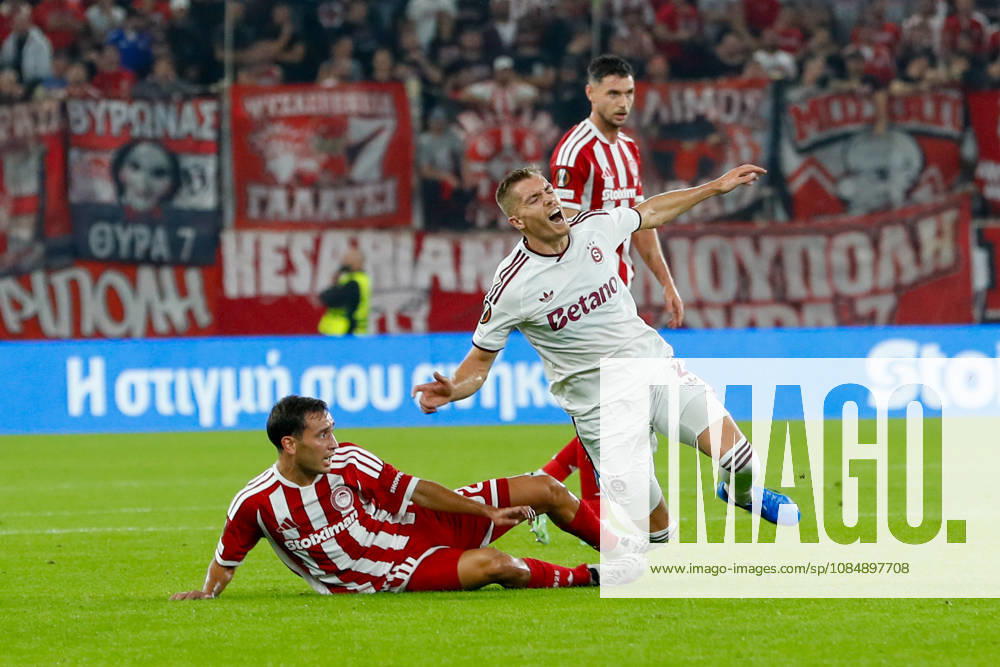Olympiacos F.C. v AC Sparta Prague UEFA Europa League Santiago Hezze of Olympiacos F.C. and Sivert Mannsverk of AC Sparta Prague during the UEFA Europa League match at Karaiskakis Stadium, Piraeus 22 10 2026 UK Newspapers OUT