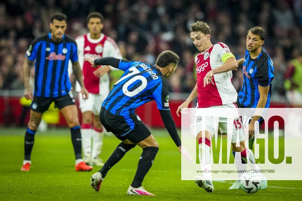 , JohanCruijff ArenA , season 2026 2027 , UEFA Conference League , League phase - Matchday 3 football , match between Ajax and Atalanta , Picture shows Atalanta player Lazar Vujadin Samardzic and Ajax player Youri Baas Ajax - Atalanta x208964726x