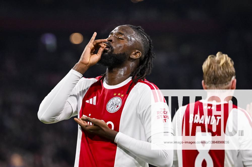 AMSTERDAM - Tolu Arokodare of Ajax celebrates scoring the 1-0 during the UEFA Conference League match between AFC Ajax and Atalanta BC at the Johan Cruijff ArenA on October 22, 2026 in Amsterdam, the Netherlands. OLAF KRAAK ANP UEFA Conference League 2026 27 ANPxSportx IVx 573305384 originalFilename: 573305384