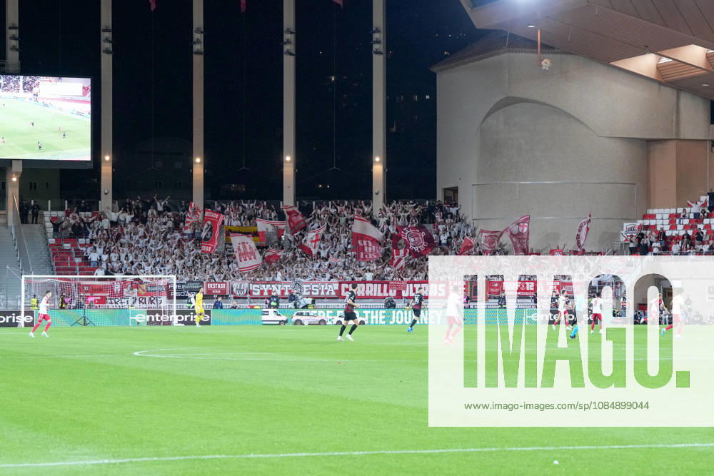 Fans, Ultras in der Kurve, Fankurve unterstützen ihre Mannschaft, Fahnen, Schal, Support , Monaco, Fussball, UEFA Conference League, 2. Spieltag, Ligaphase , 2026 2027, AS Monaco vs. SC Freiburg, 22.10.2026, Stade Louis II, Monaco Monaco Stade Louis II Fontvieille Monaco