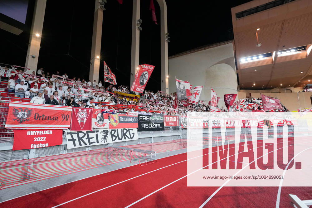 Fans, Ultras in der Kurve, Fankurve unterstützen ihre Mannschaft, Fahnen, Schal, Support , Monaco, Fussball, UEFA Conference League, 2. Spieltag, Ligaphase , 2026 2027, AS Monaco vs. SC Freiburg, 22.10.2026, Stade Louis II, Monaco Monaco Stade Louis II Fontvieille Monaco