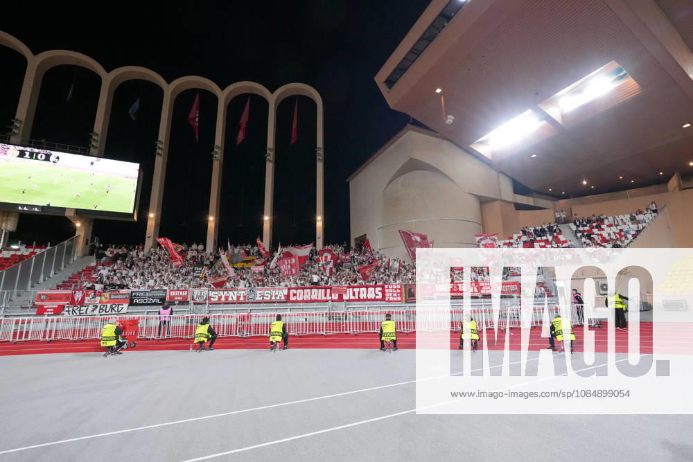 Fans, Ultras in der Kurve, Fankurve unterstützen ihre Mannschaft, Fahnen, Schal, Support , Monaco, Fussball, UEFA Conference League, 2. Spieltag, Ligaphase , 2026 2027, AS Monaco vs. SC Freiburg, 22.10.2026, Stade Louis II, Monaco Monaco Stade Louis II Fontvieille Monaco
