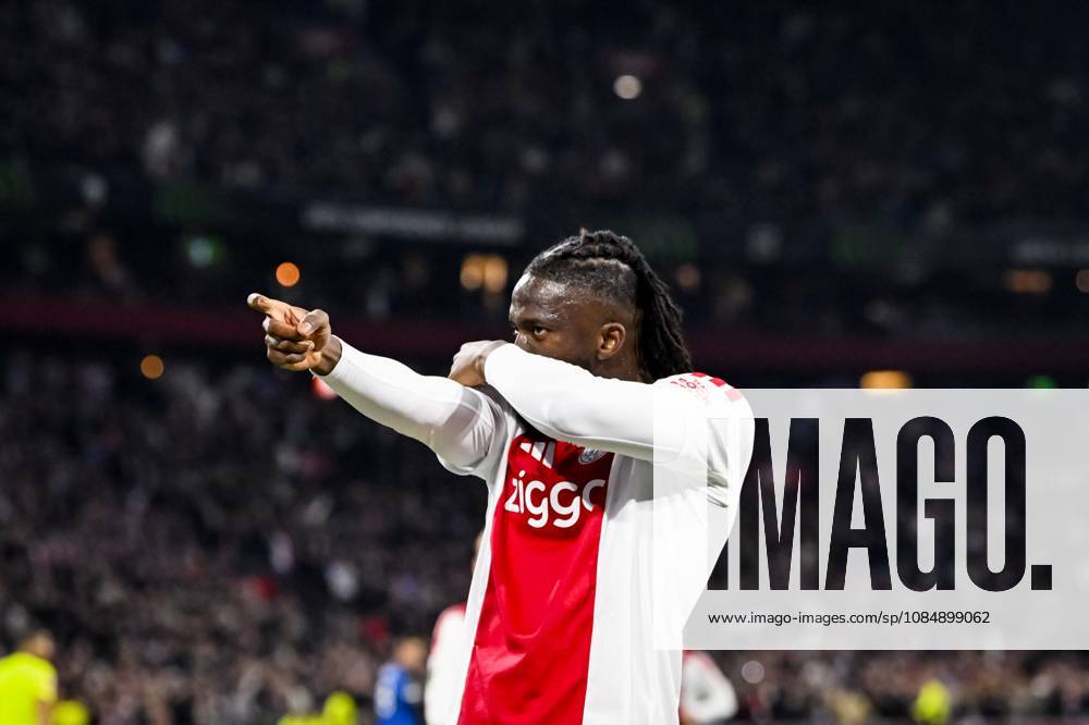AMSTERDAM - Tolu Arokodare of Ajax celebrates scoring the 1-0 during the UEFA Conference League match between AFC Ajax and Atalanta BC at the Johan Cruijff ArenA on October 22, 2026 in Amsterdam, the Netherlands. OLAF KRAAK ANP UEFA Conference League 2026 27 ANPxSportx IVx 573305937 originalFilename: 573305937