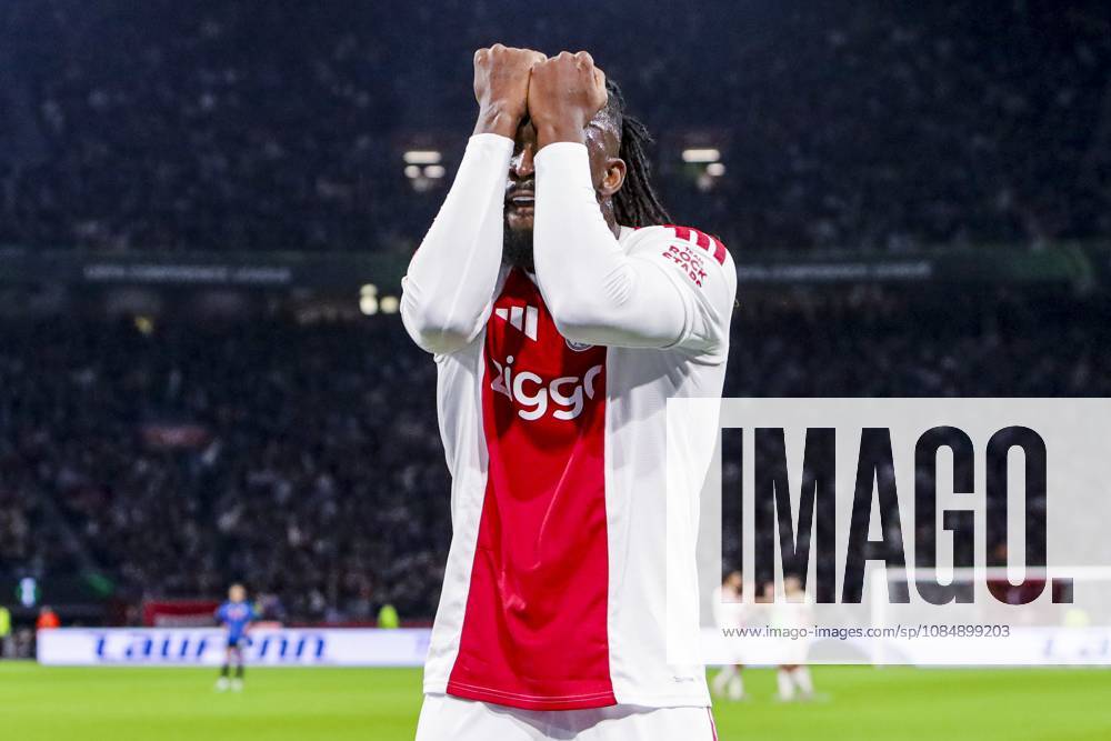 AMSTERDAM - Tolu Arokodare of AFC Ajax scores and celebrates his team s first goal during the UEFA Conference League match between AFC Ajax and Atalanta BC at the Johan Cruijff ArenA on October 22, 2026 in Amsterdam, the Netherlands. WART BRINKERHOF ANP Conference League 2026 27 ANPxSportx xMarcelxterxBalsxIVx 573306152 originalFilename: 573306152