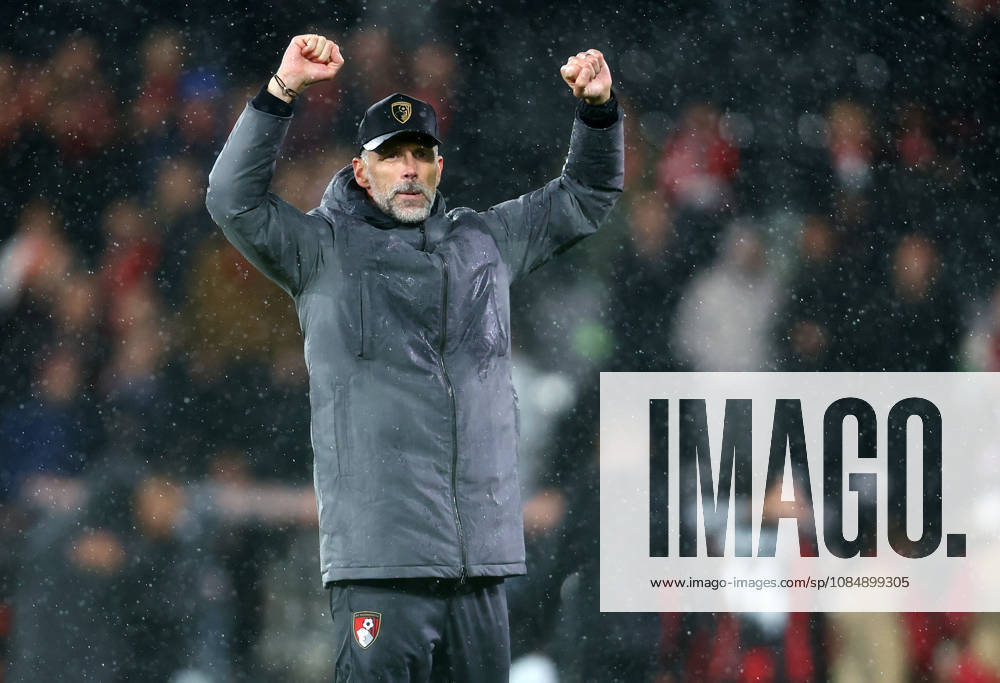 Bournemouth, England, 22nd October 2026. Marco Rose manager of Bournemouth celebrates the win during the AFC Bournemouth vs AC Milan UEFA Europa League match at the Vitality Stadium, Bournemouth. Picture credit should read: Paul Terry Sportimage . SPI_059_PT_Bournmouthmouth_AC_Milan SPI-5092-0059