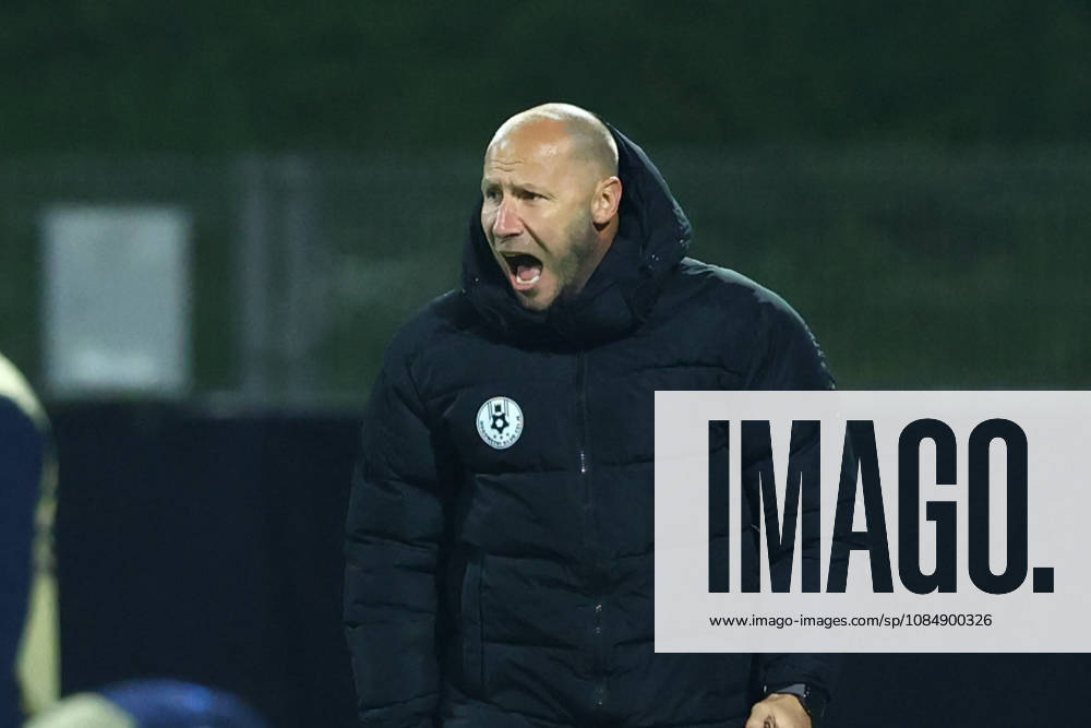 SOCCER - UEFA EL, Celje vs RBS CELJE,SLOVENIA,22.OCT.26 - SOCCER - UEFA Europa League, NK Celje vs Red Bull Salzburg. Image shows Head coach Zoran Zeljkovic (Celje). GEPAxpictures Doak
