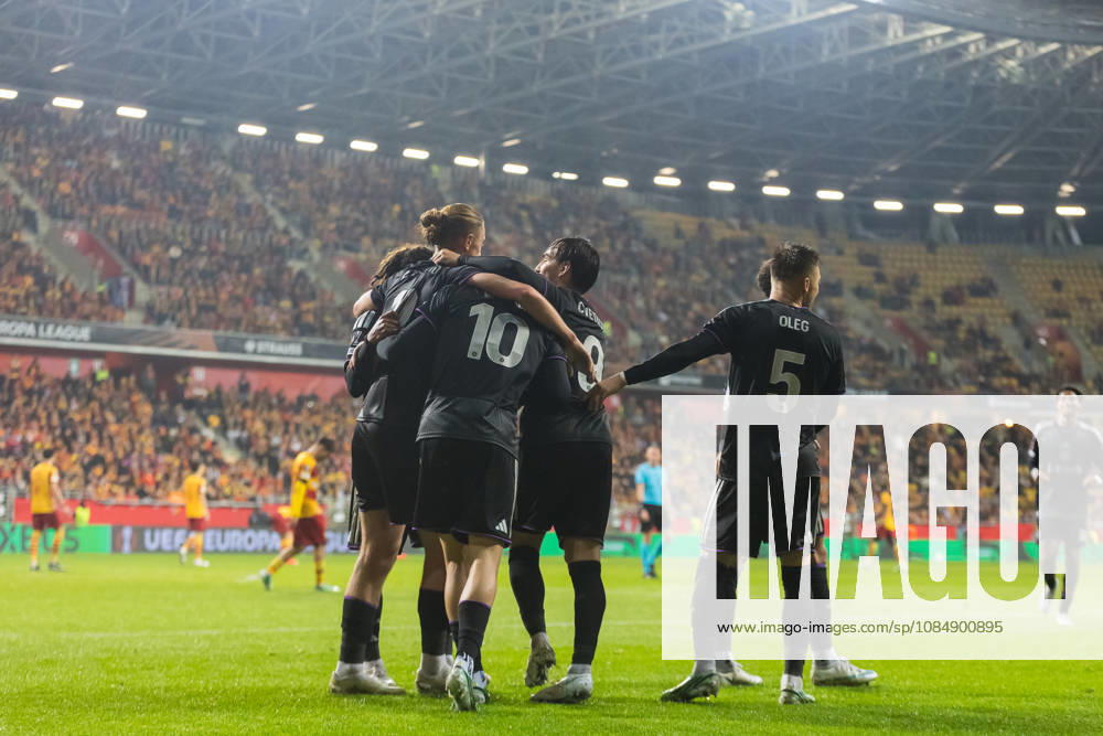 RCS Anderlecht players seen celebrating after scoring a goal during UEFA Europa League 26 27 league phase MD3 match between teams of Jagiellonia Bialystok and RSC Anderlecht (Jan Borys Ball Raw Images) Bialystok Chorten Arena Poland