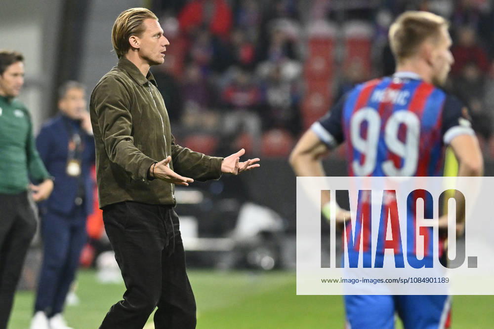 Fotball UEFA Europa League 3rd round match: Viktoria Plzen vs Levski Sofia in Pilsen, Czech Republic, October 22, 2026. Radoslav Kovac, coach of FC Viktora Plzen. (CTKxPhoto MiroslavxChaloupka) CTKPhotoP2026102210681 CTKPhotoP2026102210681