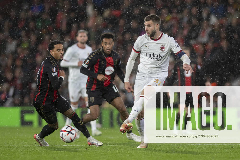 AFC Bournemouth v AC Milan, UEFA Europa League Strahinja Pavlovic of Milan passes during AFC Bournemouth v AC Milan UEFA Europa League Matchday 3 at the Vitality Stadium, Bournemouth, England on 22 October 2026 Credit: Andy Thomas Every Second Media Editorial use only. All images are copyright Every Second Media Limited. No images may be reproduced without prior permission.