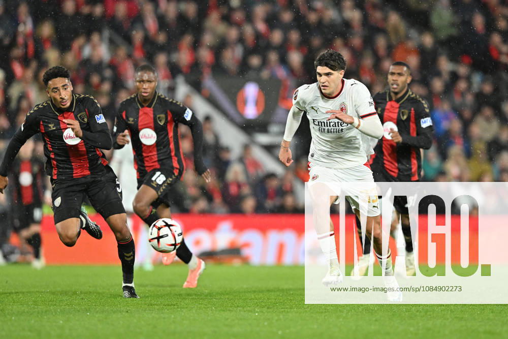 Bournemouth v AC Milan, Europa League Davide Bartesaghi (33) of AC Milan on the attack during the Europa League match between Bournemouth and AC Milan at the Vitality Stadium, Bournemouth, UK on 22 October 2026. Bournemouth Vitality Stadium Dorset UK Editorial use only ,