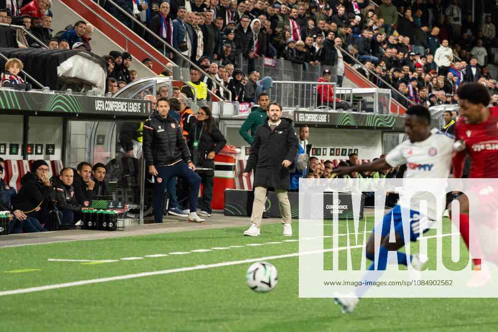 THUN, BERN - OCTOBER 22: Gian-Luca Privitelli, head coach of FC Thun, during the UEFA Conference League match between FC Thun and HNK Hajduk Split at VISANA STADION on October 22, 2026 in Thun, Bern, Switzerland.