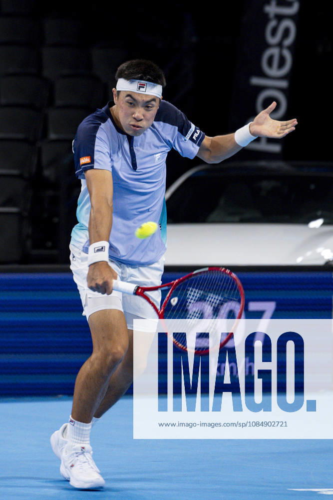 TENNIS : ATP, Tennis Herren 250 - Grand Prix Tennis AURA - Decines (France) 22 10 2026 Brandon Nakashima qualifies for the quarterfinals during the tournament of the Auvergne Rhône-Alpes Grand Prix at the LDLC Arena in Décines on October 22, 2026. Photo Sandrine Thesillat PsNewZ