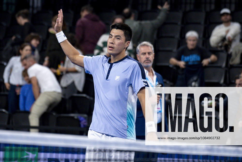 TENNIS : ATP, Tennis Herren 250 - Grand Prix Tennis AURA - Decines (France) 22 10 2026 Brandon Nakashima qualifies for the quarterfinals during the tournament of the Auvergne Rhône-Alpes Grand Prix at the LDLC Arena in Décines on October 22, 2026. Photo Sandrine Thesillat PsNewZ