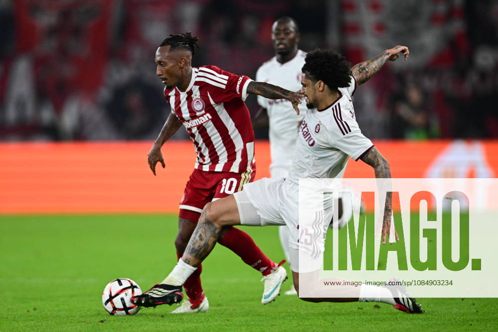 UEFA Europa League - Olympiacos FC vs AC Sparta Praha - Gelson Martins of Olympiacos FC in action against Ki-Jana Hoever of AC Sparta Praha during the UEFA Europa League Phase matchday 3 soccer match between Olympiacos FC and AC Sparta Praha at the Georgios Karaiskakis Stadium in Piraeus, Greece, 22 October 2026. IMAGO ONE INCH PRODUCTIONS PIRAEUS GREECE
