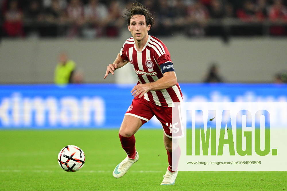 UEFA Europa League - Olympiacos FC vs AC Sparta Praha - Panagiotis Retsos of Olympiacos FC in action during the UEFA Europa League Phase matchday 3 soccer match between Olympiacos FC and AC Sparta Praha at the Georgios Karaiskakis Stadium in Piraeus, Greece, 22 October 2026. IMAGO ONE INCH PRODUCTIONS PIRAEUS GREECE