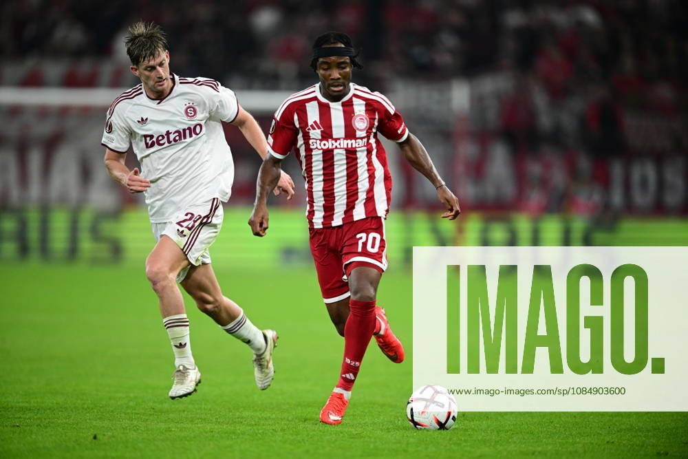 UEFA Europa League - Olympiacos FC vs AC Sparta Praha - Bruno Onyemaechi of Olympiacos FC in action against Roman Macek of AC Sparta Praha during the UEFA Europa League Phase matchday 3 soccer match between Olympiacos FC and AC Sparta Praha at the Georgios Karaiskakis Stadium in Piraeus, Greece, 22 October 2026. IMAGO ONE INCH PRODUCTIONS PIRAEUS GREECE
