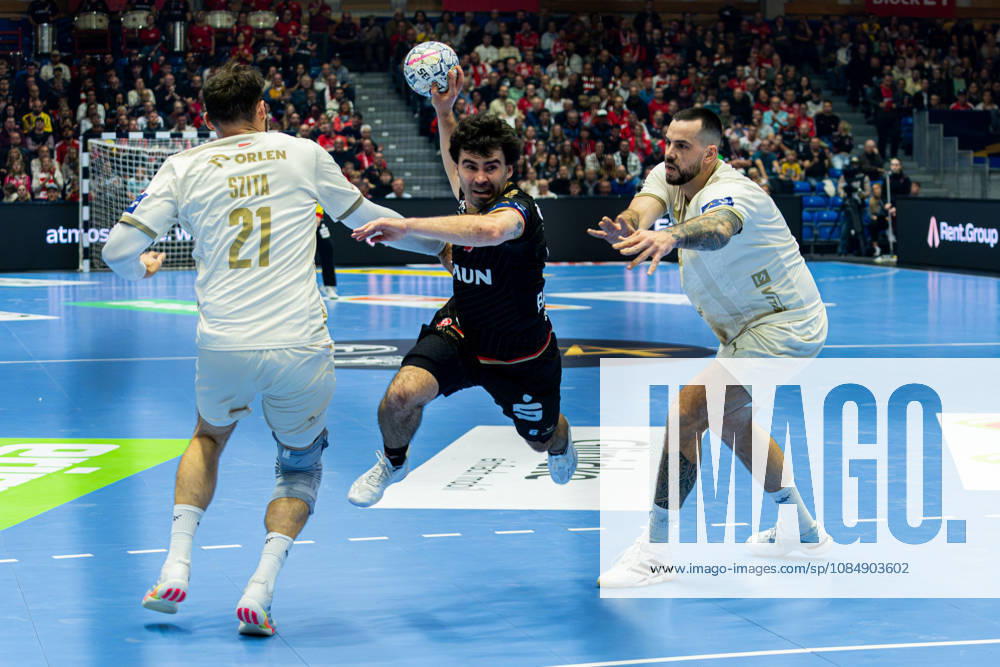 Kassel, Deutschland 22. Oktober 2026: EHF Champions League - 2026 2027 - Gruppenphase - Gruppe B - Sp. 5 - MT Melsungen gegen Orlen Wisla Plock Im Bild: v. li. im Zweikampf Zoltan Szita Zoltan Szita (SPR), Erik Balenciaga (MT) und Leon Šušnja Susnja (SPR) Rothenbach-Halle Hessen