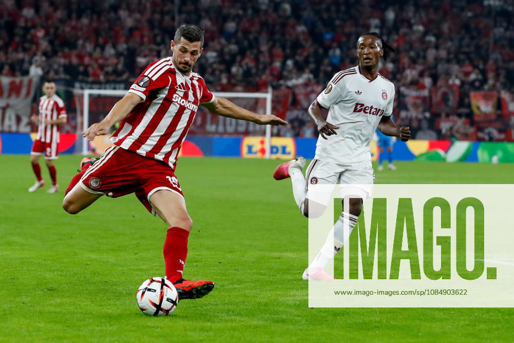 Olympiacos F.C. v AC Sparta Prague UEFA Europa League Remo Freuler of Olympiacos F.C. takes a shot in goal during the UEFA Europa League match at Karaiskakis Stadium, Piraeus 22 10 2026 UK Newspapers OUT