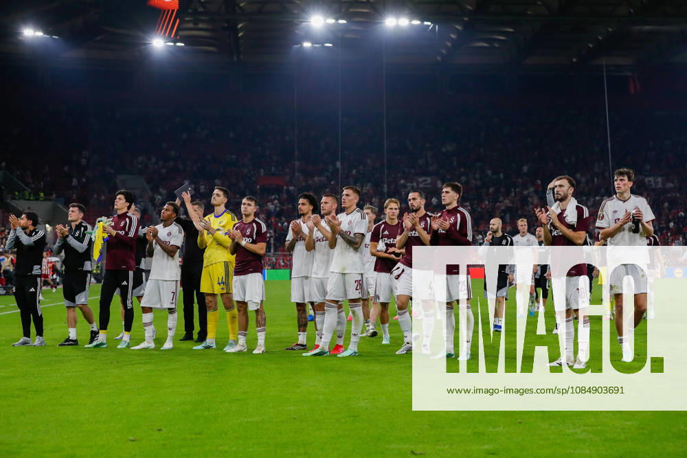 Olympiacos F.C. v AC Sparta Prague UEFA Europa League AC Sparta Prague players thanks their supporters at the end of the UEFA Europa League match at Karaiskakis Stadium, Piraeus 22 10 2026 UK Newspapers OUT