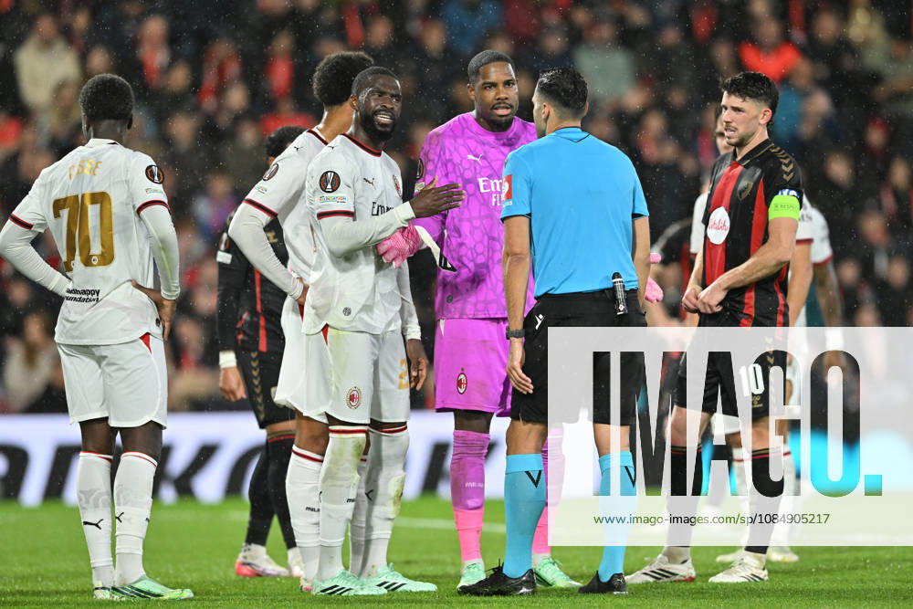 Bournemouth v AC Milan, Europa League Fikayo Tomori (23) of AC Milan argues with referee Vassilis Fotias after Mike Maignan (16) of AC Milan was shown a red card and sent off during the Europa League match between Bournemouth and AC Milan at the Vitality Stadium, Bournemouth, UK on 22 October 2026. Bournemouth Vitality Stadium Dorset UK Editorial use only ,