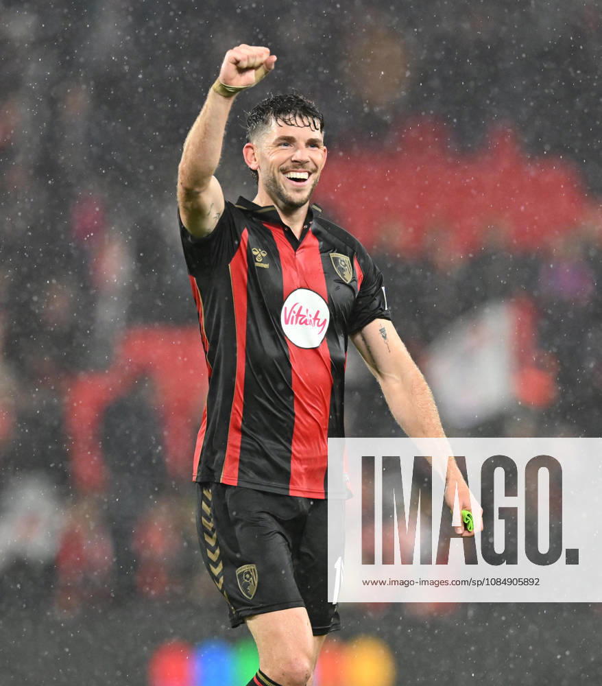 Bournemouth v AC Milan, Europa League Ryan Christie (10) of AFC Bournemouth celebrates the 3-0 win at full time during the Europa League match between Bournemouth and AC Milan at the Vitality Stadium, Bournemouth, UK on 22 October 2026. Bournemouth Vitality Stadium Dorset UK Editorial use only ,