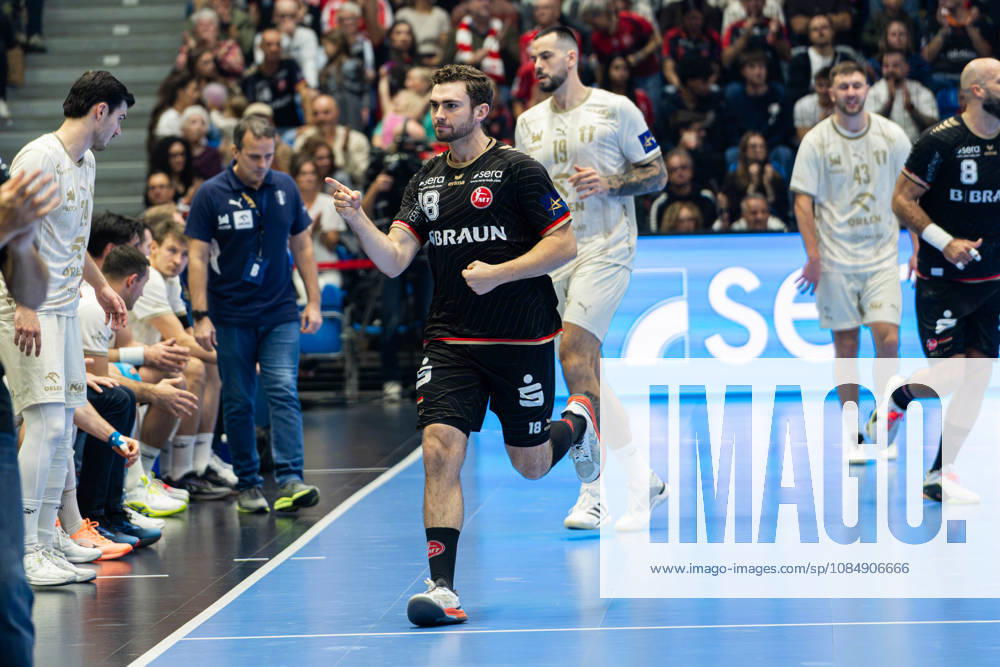 Kassel, Deutschland 22. Oktober 2026: EHF Champions League - 2026 2027 - Gruppenphase - Gruppe B - Sp. 5 - MT Melsungen gegen Orlen Wisla Plock Im Bild: Florian Drosten (MT) gestikuliert auf dem Spielfeld. Rothenbach-Halle Hessen