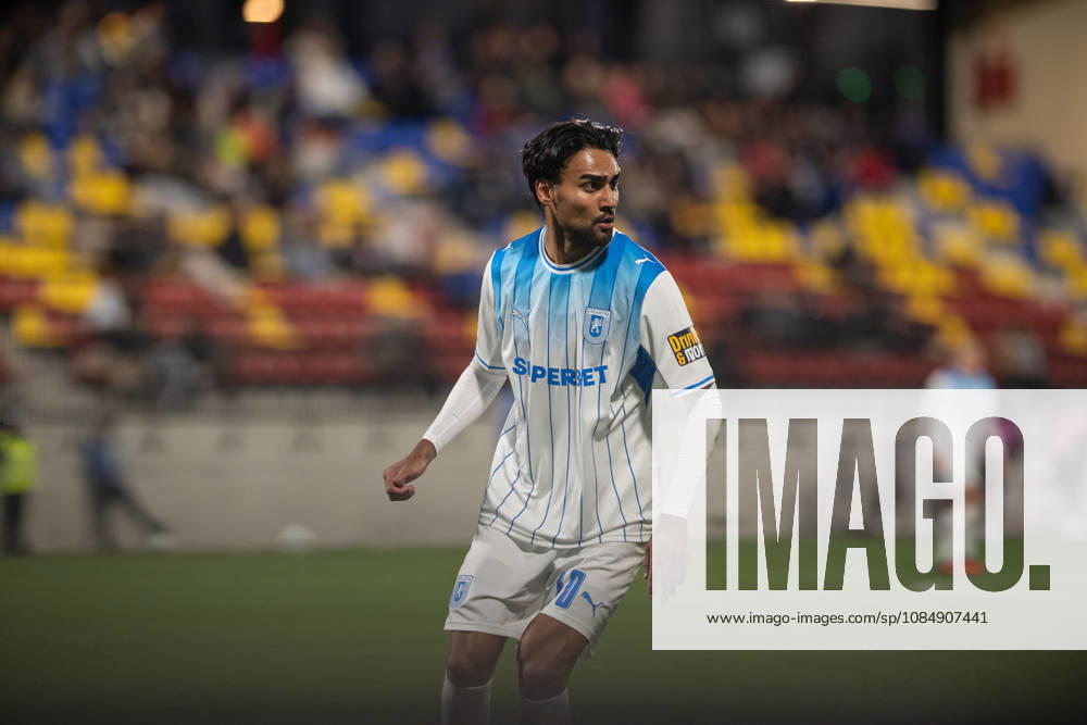 Inter Club Escaldes v Universitatae Craiova - UEFA Conference League Stefan Baiaram, player number 10 of Universitatea Craiova, is in action during the UEFA Conference League match between Inter Club d Escaldes and Universitatea Craiova at New FAF Stadium in Encamp, Andorra, on October 22, 2026. Encamp Andorra Andorra