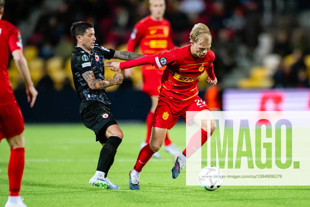 FC Nordsjaelland v CSKA Sofia, UEFA Conference League, Farum, Denmark Farum, Denmark. 22nd, October 2026. Villum Berthelsen (29) of FC Nordsjaelland and Stefano Sensi (L) of CSKA Sofia seen during the UEFA Conference League match between FC Nordsjaelland and CSKA Sofia at Right to Dream Park in Farum. Danmark, Farum, Right to Dream Park