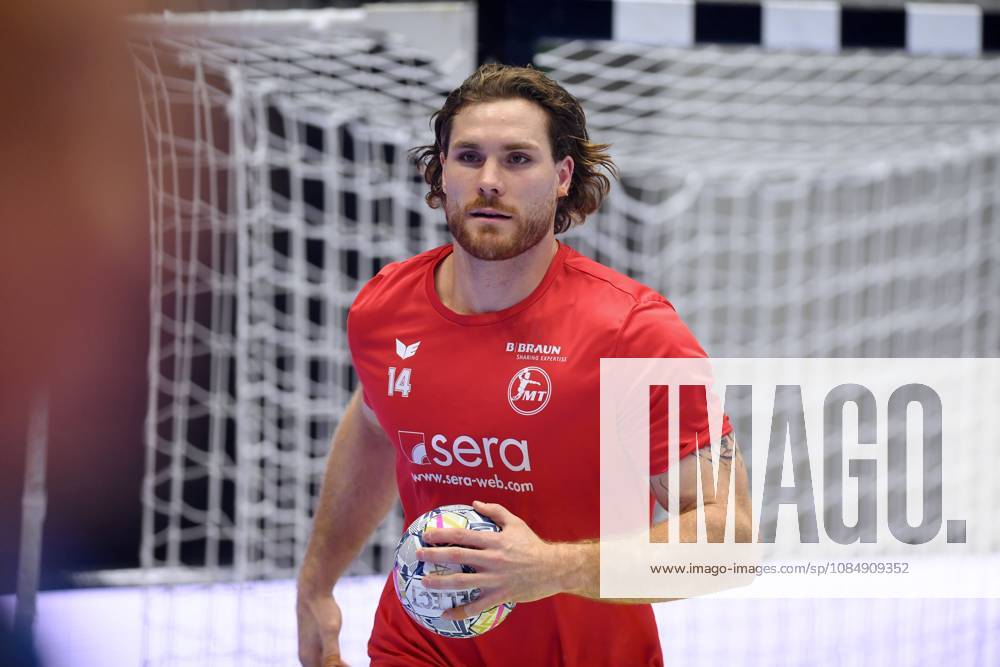 Johannes Golla (MT Melsungen 14) beim Aufwaermen , GER, MT Melsungen - Orlen Wisla Plocks (POL), Handball, Champions League Maenner, Group Matches, Saison 2026 2027, 22.10.2026, GER, MT Melsungen - Orlen Wisla Plock, CL Maenner, Group Match, Saison 2026 2027, 22.10.2026 Kassel