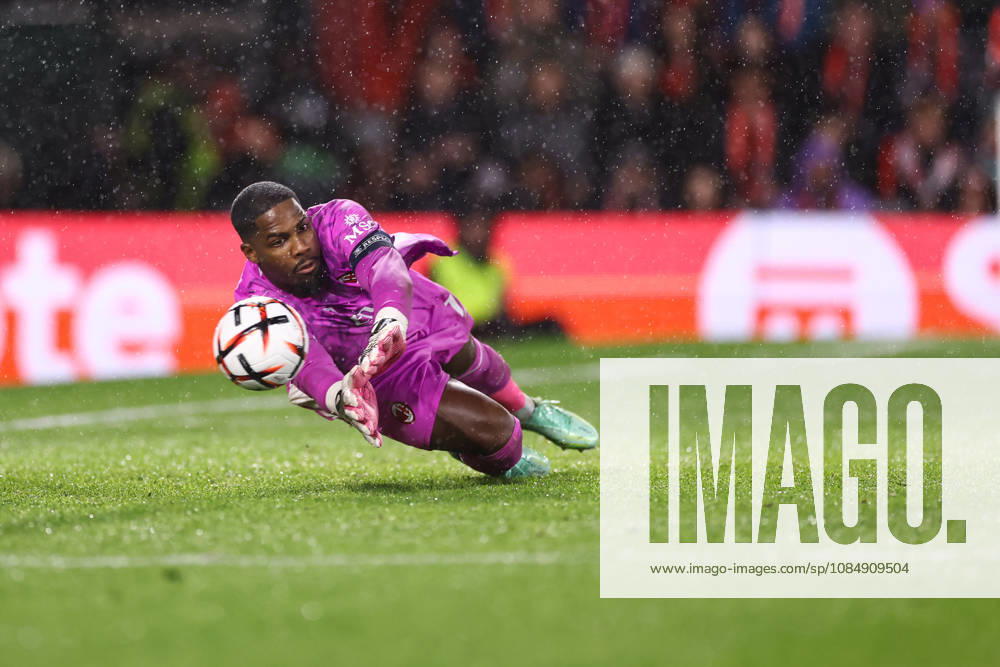 Bournemouth v AC Milan 22 October 2026, Bournemouth - UEFA Europa League - Bournemouth v AC Milan - AC Milan goalkeeper Mike Maignan makes a save - Photo: Jacques Feeney Offside. Bournemouth UK