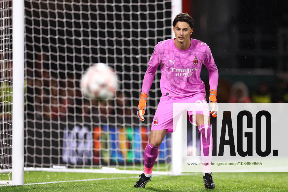 Bournemouth v AC Milan 22 October 2026, Bournemouth - UEFA Europa League - Bournemouth v AC Milan - AC Milan goalkeeper Lorenzo Torriani - Photo: Jacques Feeney Offside. Bournemouth UK
