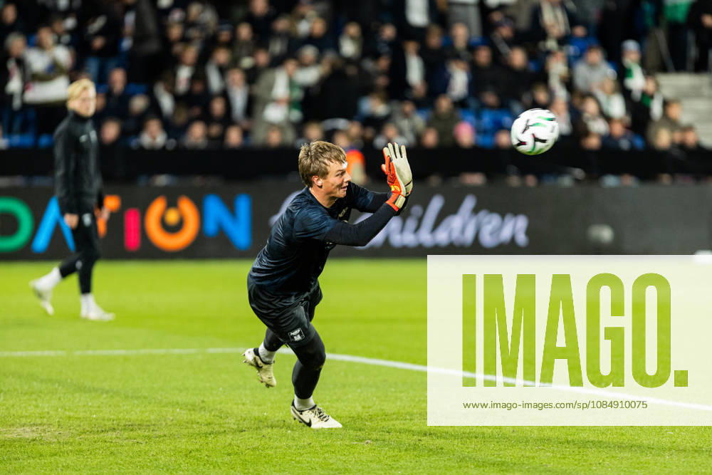 Aarhus GF v Egnatia, UEFA Conference League, Randers, Denmark Randers, Denmark. 22nd, October 2026. Goalkeeper Marius van der Raad of Aarhus GF seen warming up for the UEFA Conference League match between Aarhus GF and Egnatia at Randers Stadion in Randers. Denmark, Randers, Cepheus Park Randers