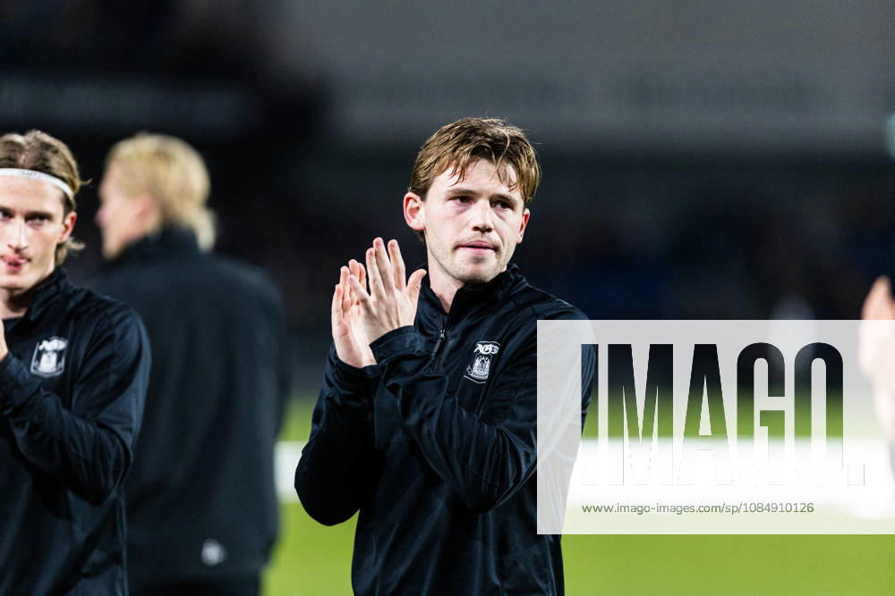 Aarhus GF v Egnatia, UEFA Conference League, Randers, Denmark Randers, Denmark. 22nd, October 2026. Callum McCowatt of Aarhus GF seen warming up for the UEFA Conference League match between Aarhus GF and Egnatia at Randers Stadion in Randers. Denmark, Randers, Cepheus Park Randers
