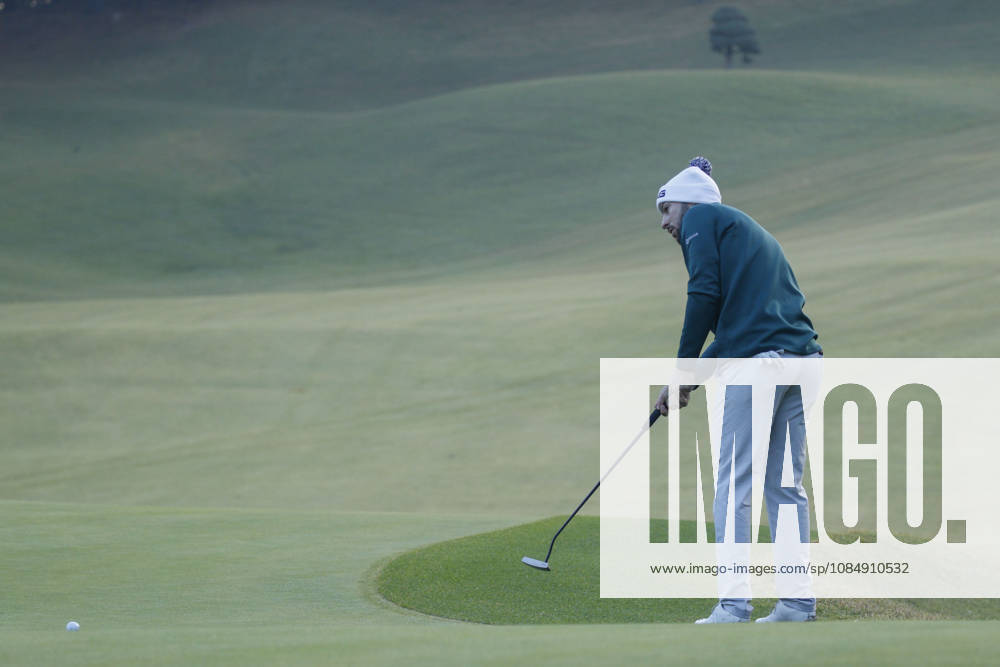 Oct 23, 2026-Cheonan, South Korea-Rocco REPETTO TAYLOR of Spain Putt a Ball on 1th green during a DP World Tour Genesis Championship at Woo Jeong Hills CC in Cheonan, South Korea. Cheonan SOUTH KOREA - ZUMAr168 20261023_aap_r168_023