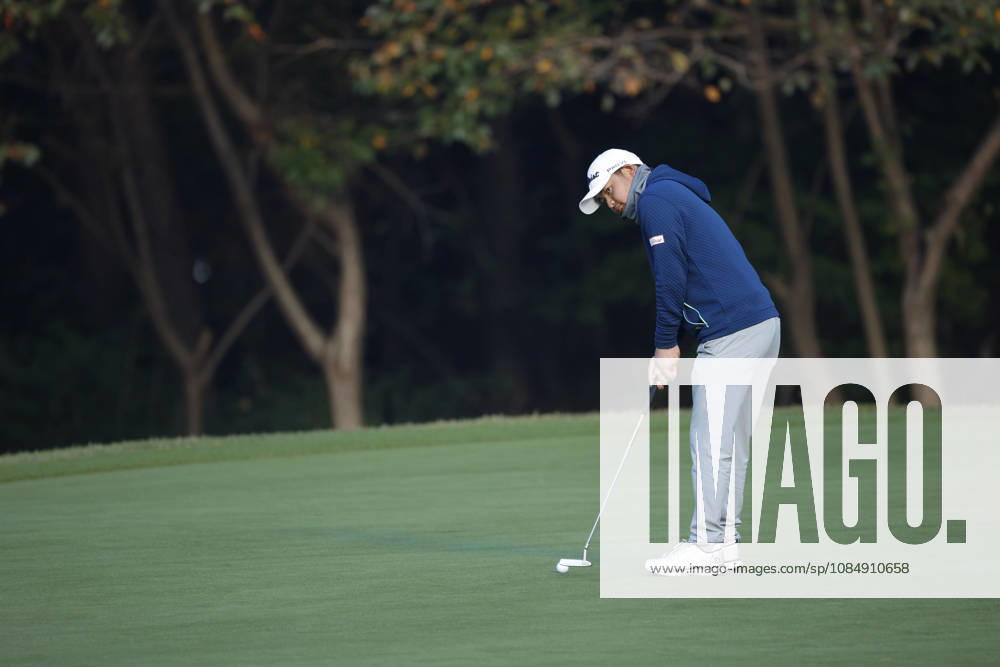 Oct 23, 2026-Cheonan, South Korea-Kazuma KOBORI of New Zealand Putt a Ball on 4th Green during a DP World Tour Genesis Championship at Woo Jeong Hills CC in Cheonan, South Korea. Cheonan SOUTH KOREA - ZUMAr168 20261023_aap_r168_040