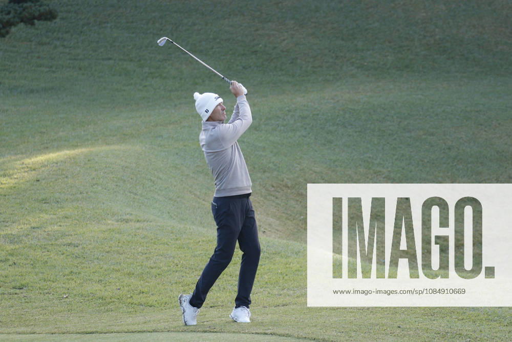 Oct 23, 2026-Cheonan, South Korea-Ross FISHER of England Second shot on 2th Green during a DP World Tour Genesis Championship at Woo Jeong Hills CC in Cheonan, South Korea. Cheonan SOUTH KOREA - ZUMAr168 20261023_aap_r168_060