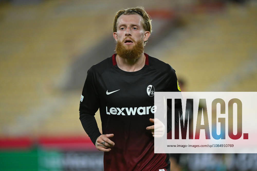 Niklas Beste (SC Freiburg) - UEFA Conference League match between AS Monaco and SC Freiburg on October 22, 2026 at the Louis II Stadium in Monaco.
