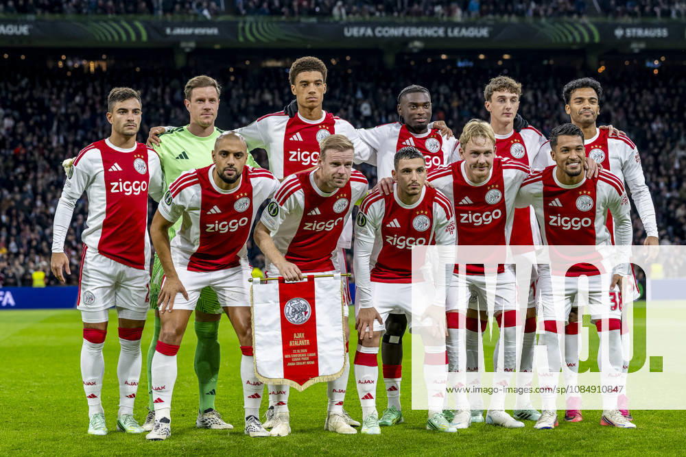 AMSTERDAM - Ajax defender Lucas Rosa, Ajax goalkeeper Marc-André ter Stegen, Ajax defender Aaron Bouwman, Ajax defender Jorthy Mokio, Ajax defender Youri Baas, Ajax defender Owen Wijndal, Ajax midfielder Sofyan Amrabat, Ajax midfielder Davy Klaassen, Ajax midfielder Oscar Gloukh, Ajax midfielder Julian Brandt, Ajax forward Marcos Leonardo during the UEFA Conference League match between Ajax and Atalanta at Johan Cruijff ArenA on 22 October 2026 in Amsterdam, Nederland. (Photo by DeFodi Images) -