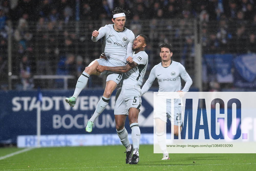 Fußball 2. Bundesliga 9. Spieltag VfL Bochum - VfL Wolfsburg am 23.10.2026 im Vonovia Ruhrstadion in Bochum Torjubel zum 0:1 durch Fabian Reese ( Wolfsburg ) DFL regulations prohibit any use of photographs as image sequences and or quasi-video.