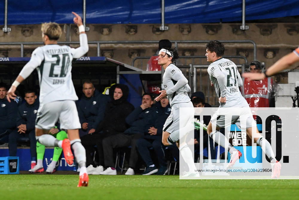 Fabian Reese (VfL Wolfsburg) Torjubel, jubelt nach seinem Treffer zum 0:1 waehrend des Spiels der 2. Bundesliga zwischen VfL Bochum und VfL Wolfsburg, Vonovia Ruhrstadion am 23. October 2026 in Bochum, Deutschland. (Foto von Ralf Treese DeFodi Images) +++ Fabian Reese (VfL Wolfsburg) celebrates after scoring his team’s first goal during the 2nd Bundesliga match between VfL Bochum and VfL Wolfsburg at Vonovia Ruhrstadion on October 23, 2026 in Bochum, Germany. (Photo by Ralf Treese DeFodi Images) DFB DFL REGULATIONS PROHIBIT ANY USE OF PHOTOGRAPHS AS IMAGE SEQUENCES AND OR QUASI-VIDEO. (Photo by Ralf Treese DeFodi Images) -