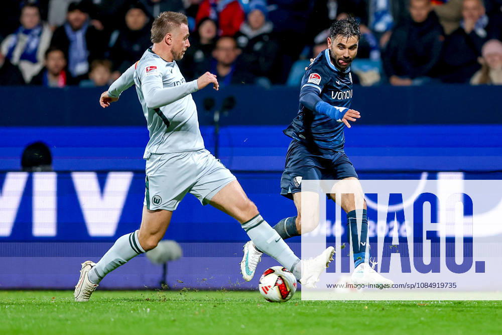 Fußball, VfL Bochum - VfL Wolfsburg, 2. Fußball-Bundesliga, 9. Spieltag, Vonovia Ruhrstadion, Saison 2026 27: Hauke Wahl (VfL Wolfsburg 06) im Zweikampf gegen Gerrit Holtmann (VfL Bochum 17) DFB regulations prohibit any use of photographs as image sequences and or quasi-video. Nordrhein-Westfalen Deutschland