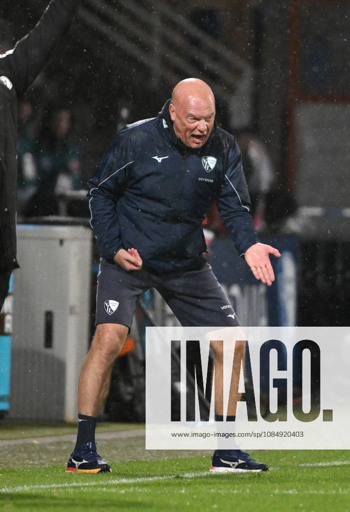 Trainer Uwe Rösler (VfL Bochum) 23.10.2026, Fussball 2. Bundesliga, Saison 2026 2027, 9. Spieltag, VfL Bochum - VfL Wolfsburg DFL regulations prohibit any use of photographs as image sequences and or quasi-video Bochum Vonovia Ruhrstadion Nordrhein Westfalen Deutschland