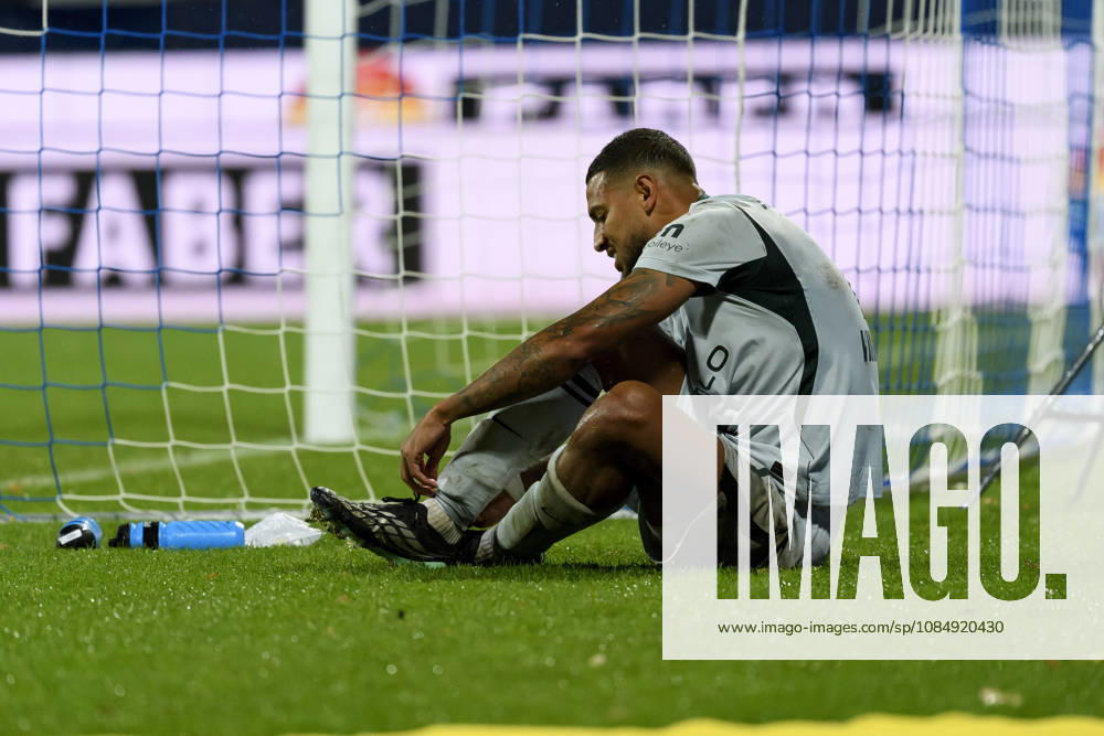 Vini Souza (VfL Wolfsburg) verletzt waehrend des spiels der 2. Bundesliga zwischen VfL Bochum und VfL Wolfsburg, Vonovia Ruhrstadion am 23. October 2026 in Bochum, Deutschland. (Foto von Max Maiwald DeFodi Images) +++ Vini Souza (VfL Wolfsburg) during the 2nd Bundesliga match between VfL Bochum and VfL Wolfsburg at Vonovia Ruhrstadion on October 23, 2026 in Bochum, Germany. (Photo by Max Maiwald DeFodi Images) DFB DFL REGULATIONS PROHIBIT ANY USE OF PHOTOGRAPHS AS IMAGE SEQUENCES AND OR QUASI-VIDEO. (Photo by Max Maiwald DeFodi Images) -